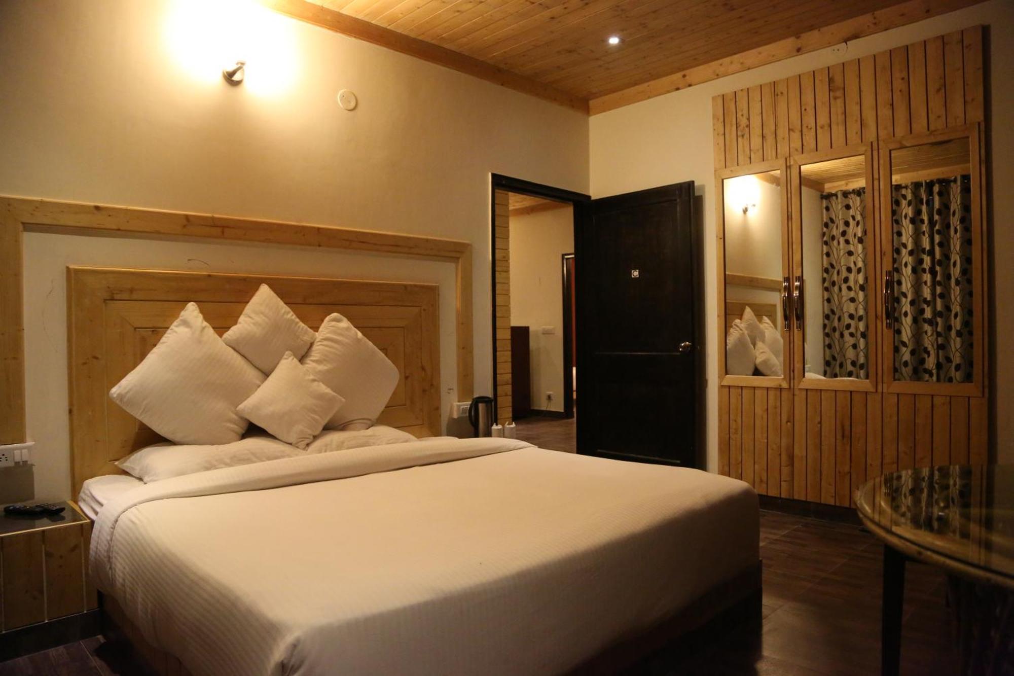 Winnies Holiday Resort & Spa Kasauli Exterior foto